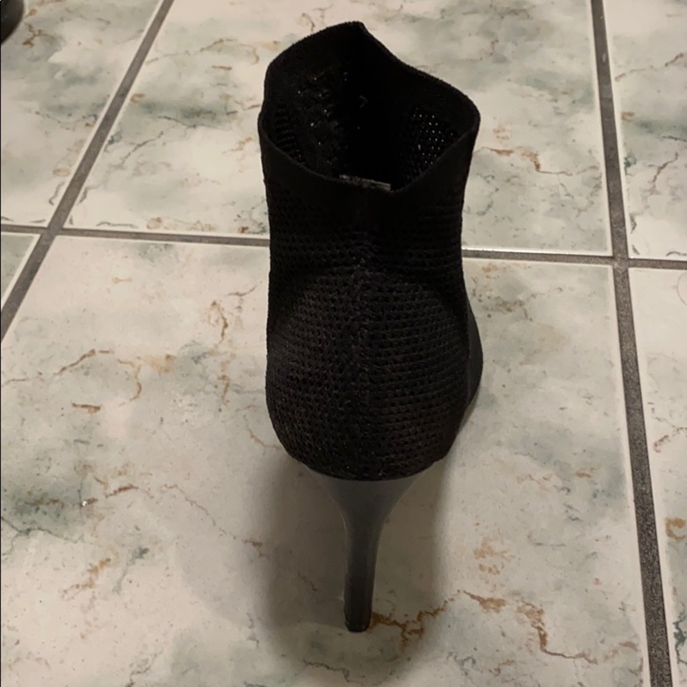 Heels - Picture 3 of 4